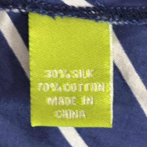 Elizabeth McKay Silk & Cotton Split Neck Long Sleeve Chevron on Navy Blouse - 6 - Picture 8 of 9